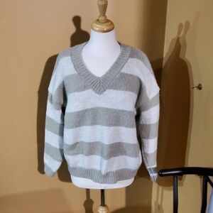 Little Mountain Cordova Cozy Sweater - Cream and Gray